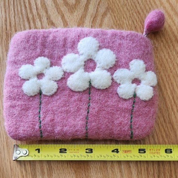 BNB Handbags - BNB PINK 100% WOOL FLOWER COIN PURSE